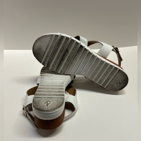 ANGELA AZZI Made in Italy White Strappy Leather Sandals!‎ Women’s Size 8 - Picture 9 of 14